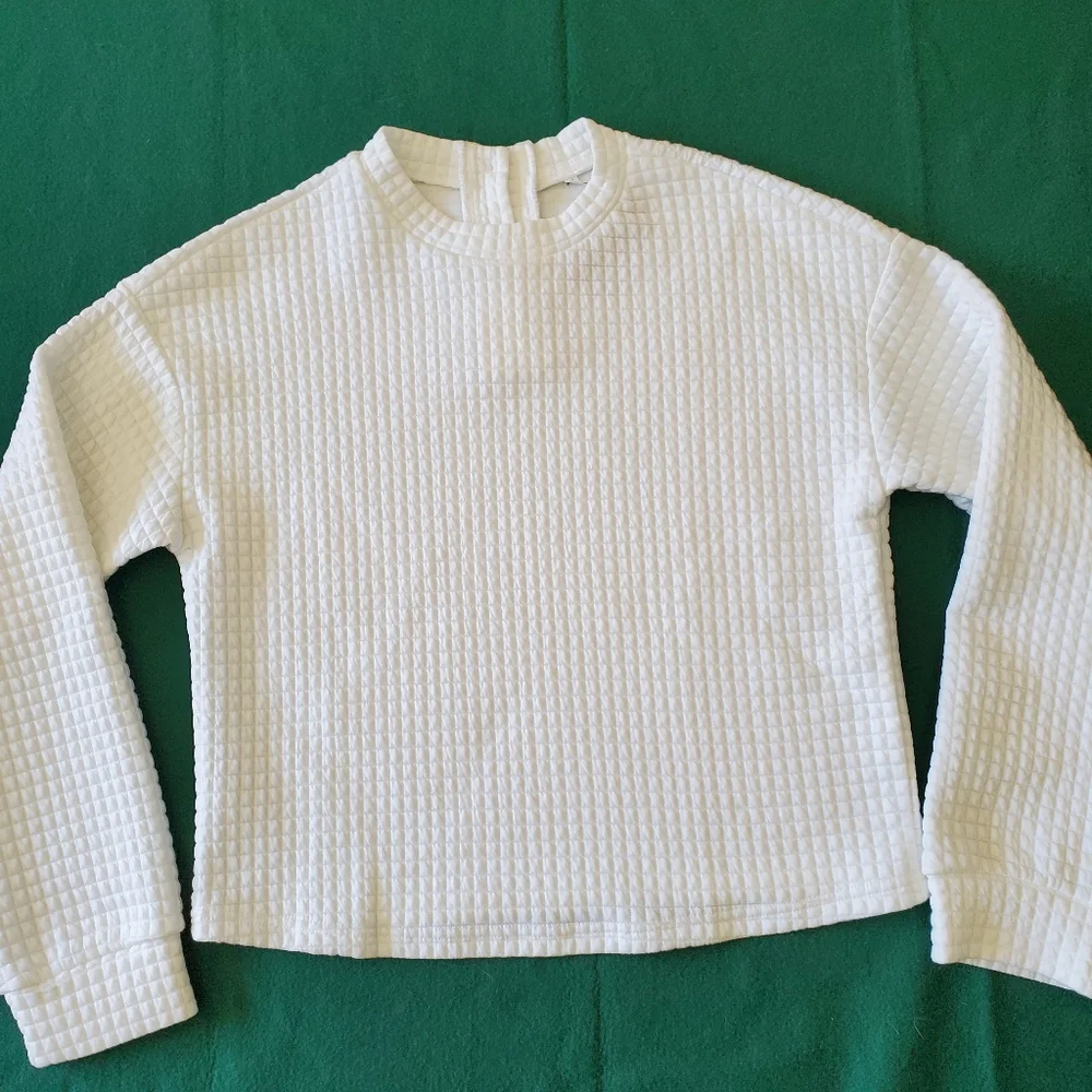 Pure white adorable waffle knit top - Picture 1 of 13